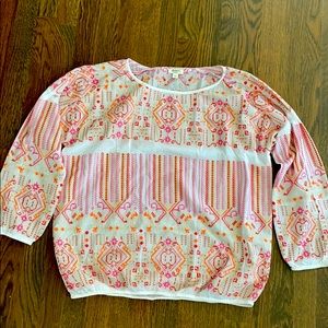 Dylan brand~Beautiful embroidered top size M
